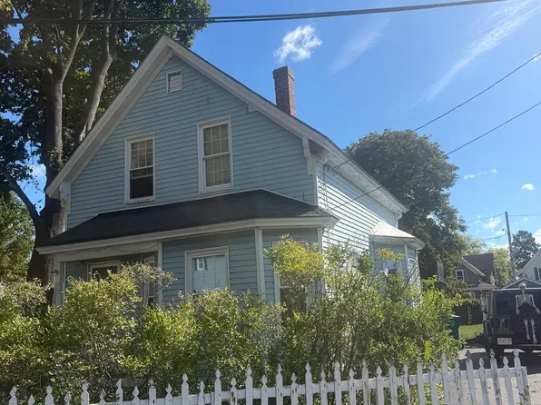 59 Crescent St, Lowell, MA 01851
