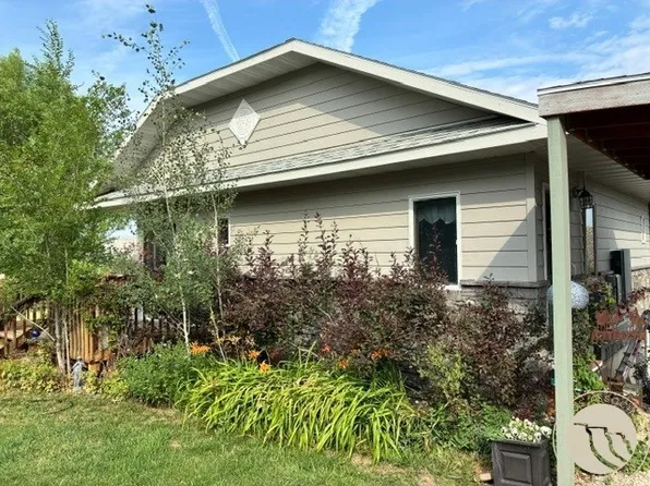 231 E Bridger Rd, Bridger, MT 59014