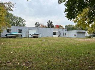 618 Sandusky St, Conneaut, OH 44030