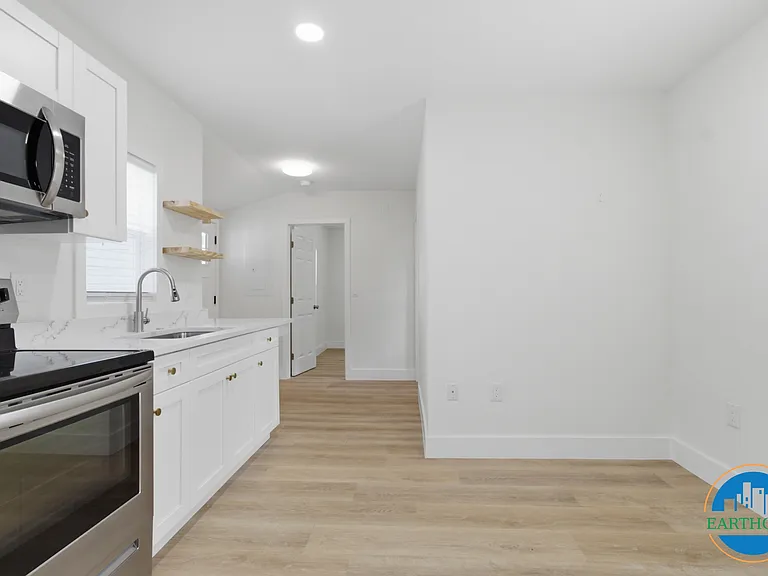 701 W Plaza Pl #B — Photo 11