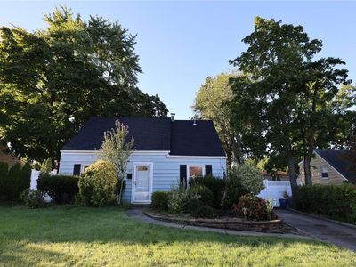 32 11th Street, Carle Place, NY, 11514