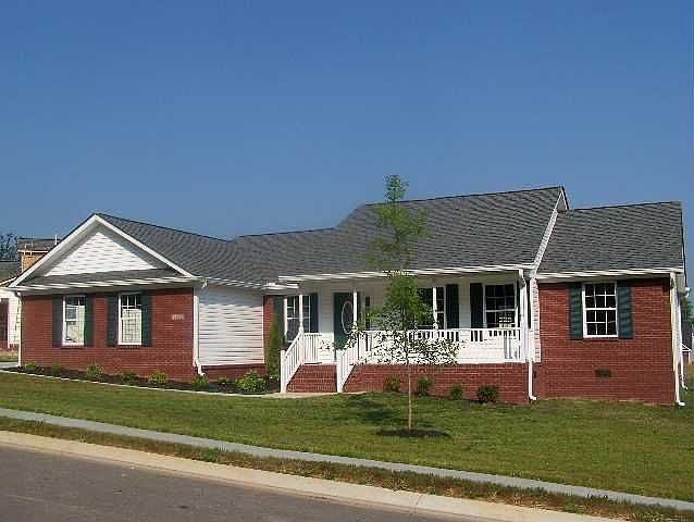 1st image of 3051 Pin Oaks Cir NE