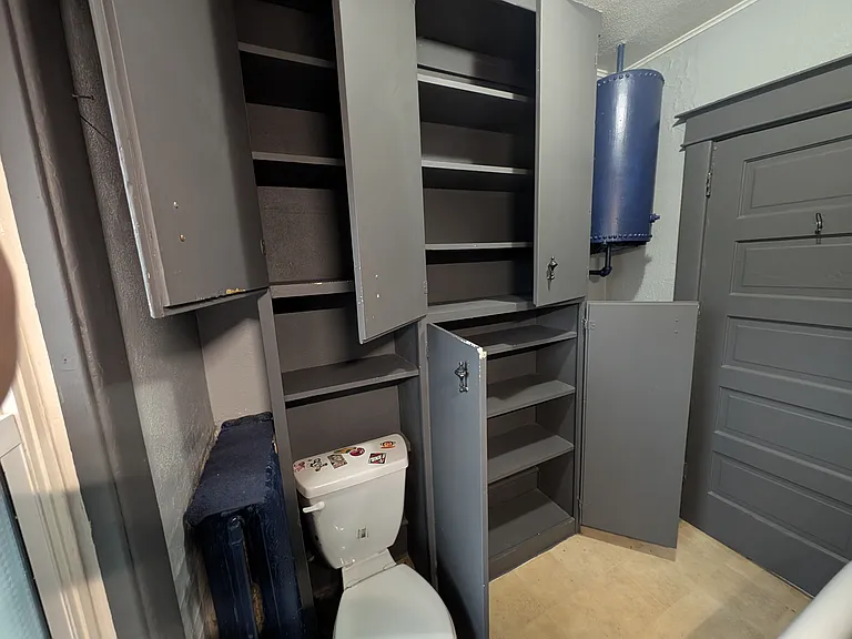 622 W 10th St #2 — Photo 16