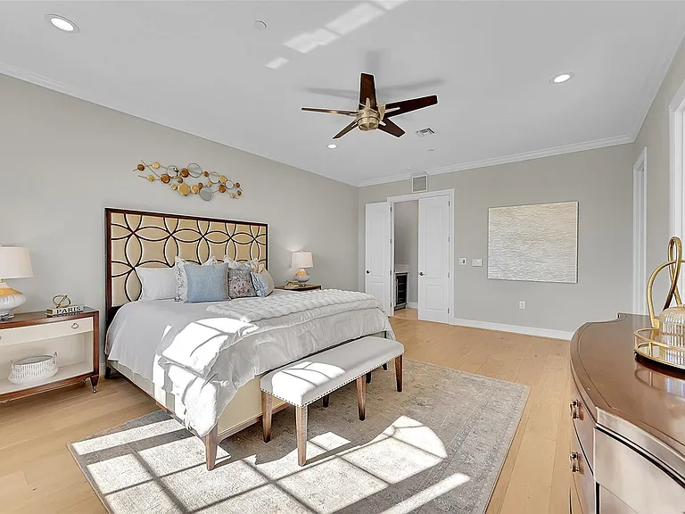 2254 SE 7th St — Photo 20