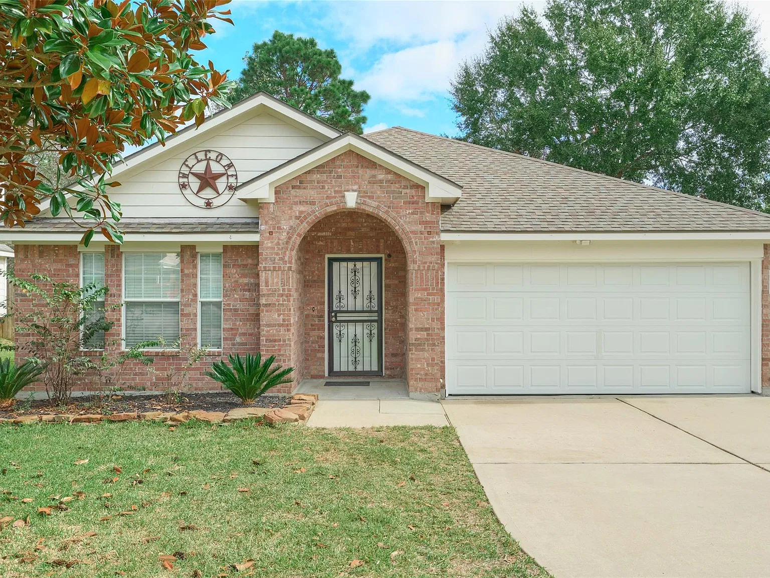 3 bed, 2.0 bath, 1576 sqft, $1,600 — Photo 3