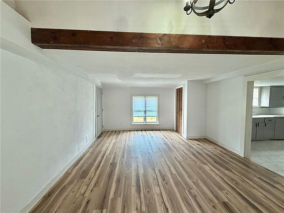 5th image of 377 Manley Rd #B
