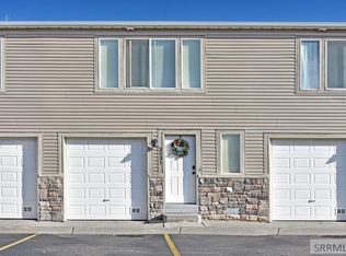 3531 E Greenfield Dr, Ammon, ID 83406