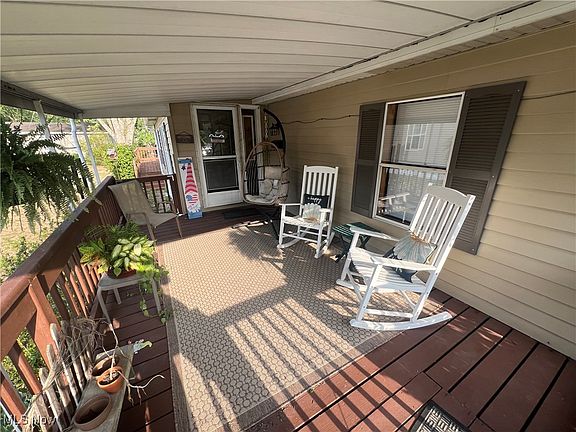 2nd image of 212 Driftwood Dr SE