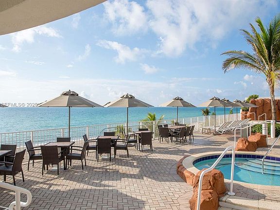 4th image of 18001 Collins Ave #2101