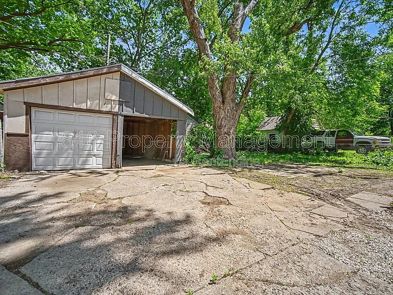 6431 S Benton Ave — Photo 15