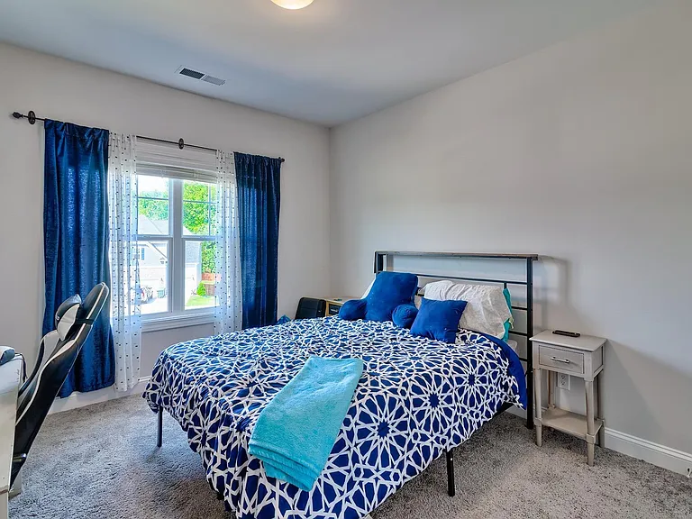 558 Mahonia Rd — Photo 25