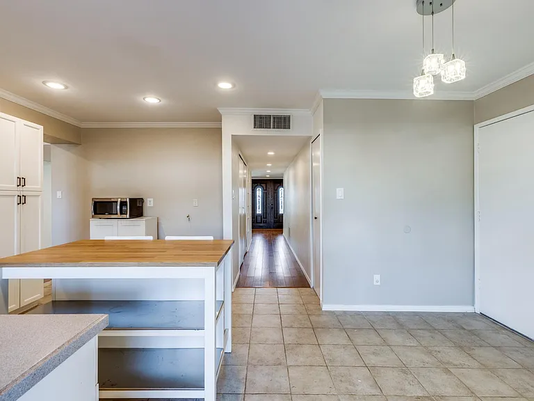 1507 Auburn Dr — Photo 6