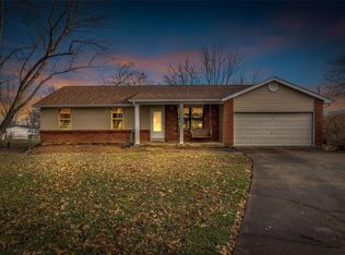 6 Oak Cir, O'Fallon, MO 63366