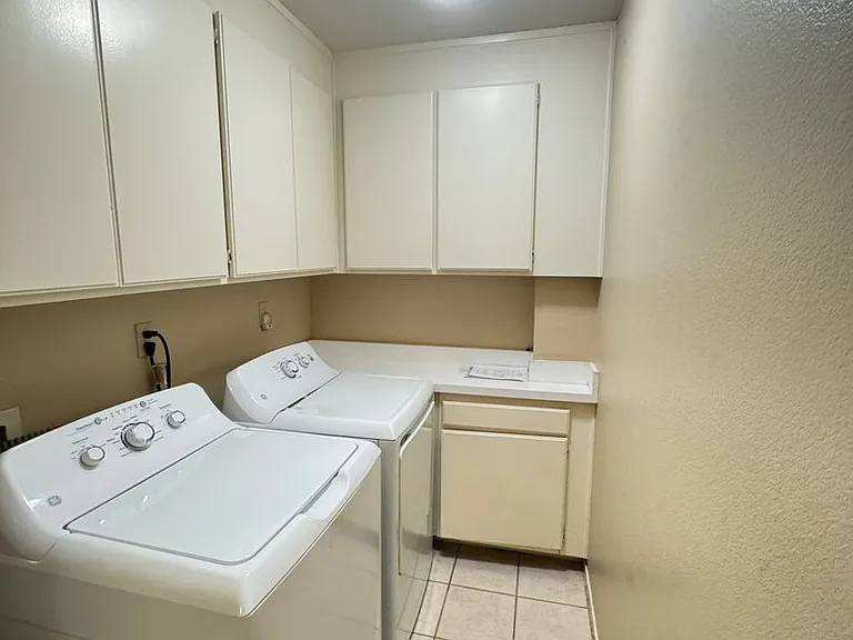 694 Warwick Ave — Photo 23