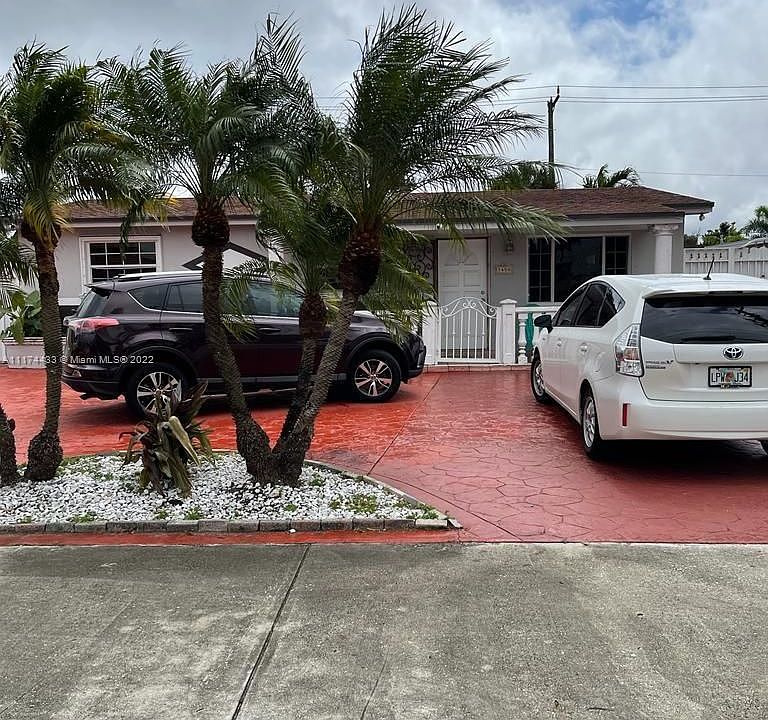 2nd image of 1450 W 37th St #1450