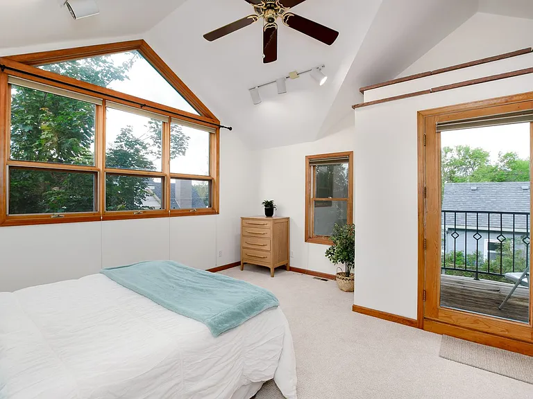 708 Grant Ave — Photo 16