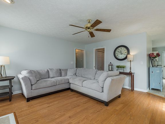 5th image of 806 Meadowfield Dr