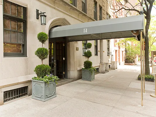 Sold by Sotheby's International Realty | media 28