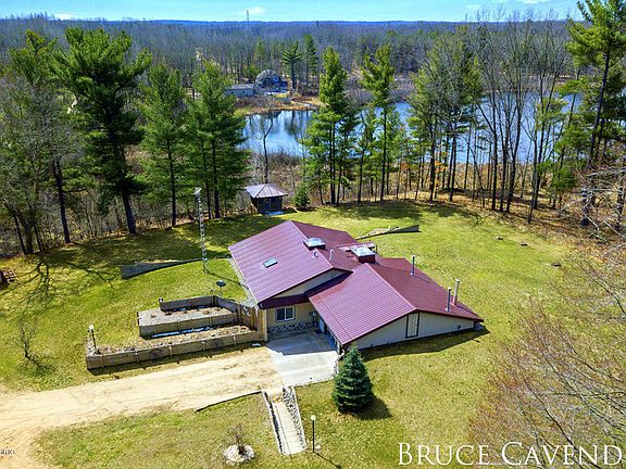 3rd image of 3822 Ginger Dr