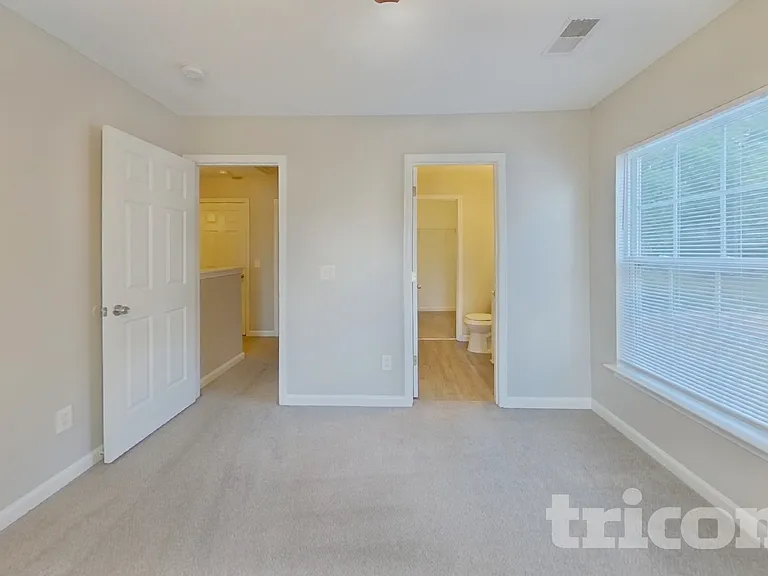 76 Springway Dr — Photo 6