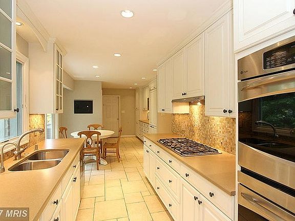 5th image of 12108 Devilwood Dr