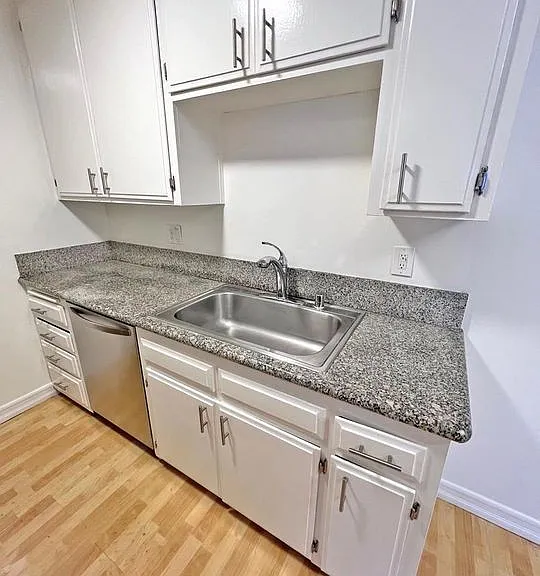 112 Catamaran St #3 — Photo 9