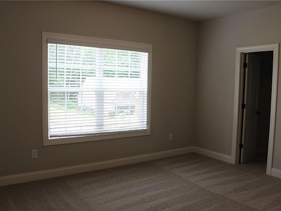 3rd image of 2349 Deep Wood Dr