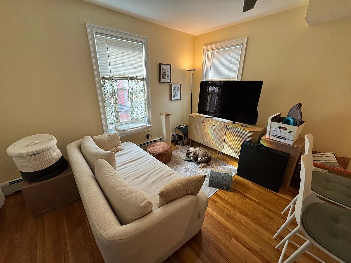 Building Photo - 63 Walden St #3