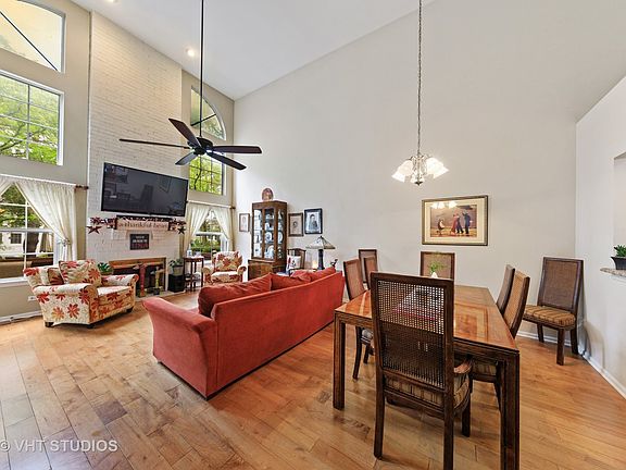 3rd image of 2435 Prescott Ln