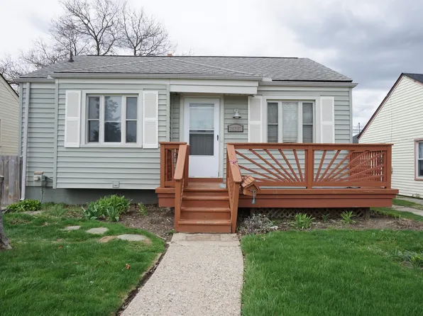 25287 Leach St, Roseville, MI 48066