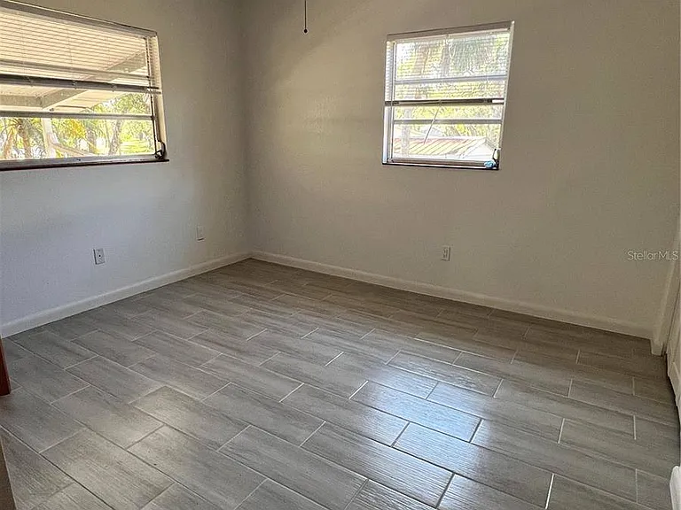 50 Palm Dr — Photo 9