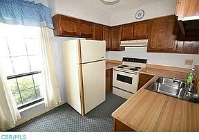2nd image of 803 Applewood Ln