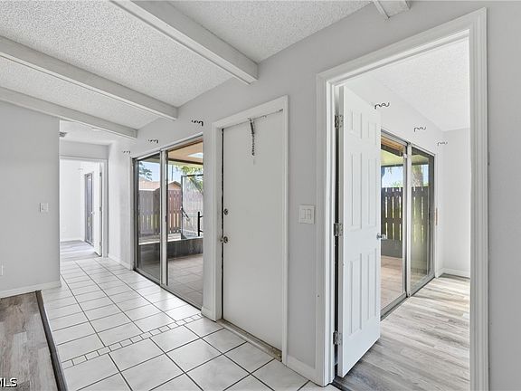 3rd image of 5563 Foxlake Dr