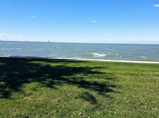 2617 E Sand Rd, Port Clinton, OH 43452