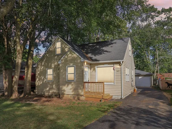 1417 Kenmore Ave, Round Lake Beach, IL 60073