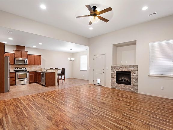 3rd image of 2301 Famville Ct