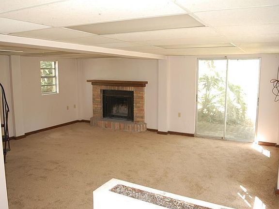 3rd image of 30525 Lynne Dr