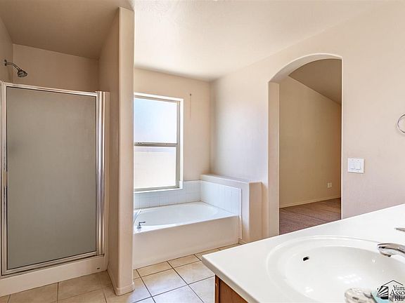 5th image of 2668 S 48th Dr