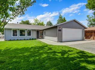 1957 SW 24th St, Redmond, OR 97756