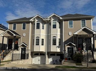 15 Wiltshire Ln, Staten Island, NY 10309