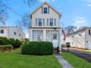 26 Maple Ave, Morris Plains, NJ 07950