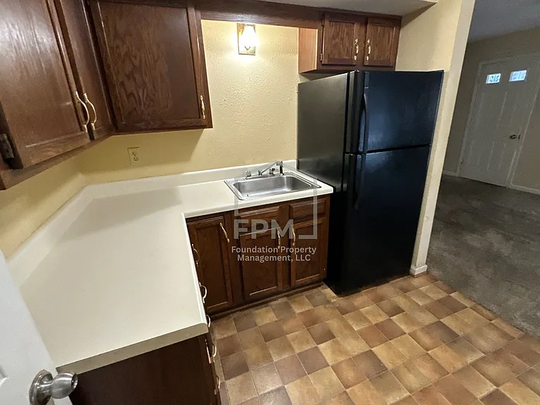 8559 Chippingham Dr — Photo 3