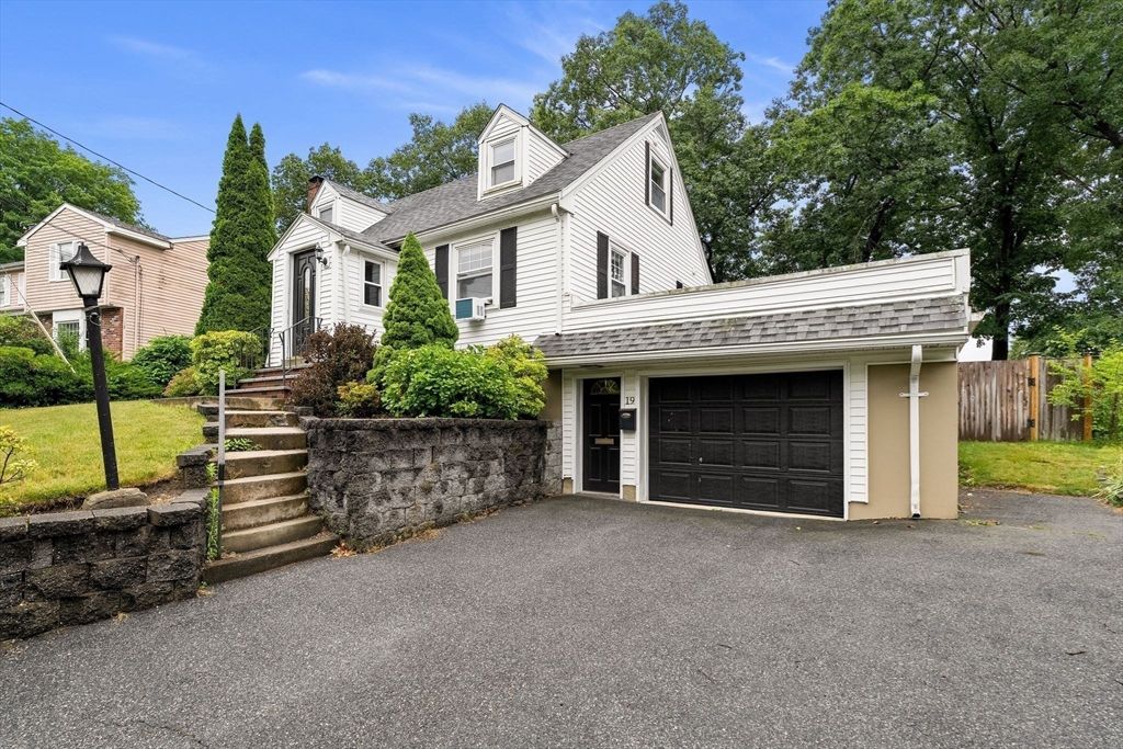 19 Cunningham Cir, Waltham, MA - View 3