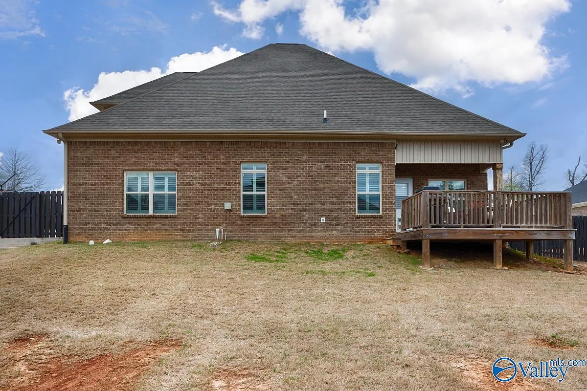 4 bed, 3.5 bath, 3001 sqft, $3,000 — Photo 4