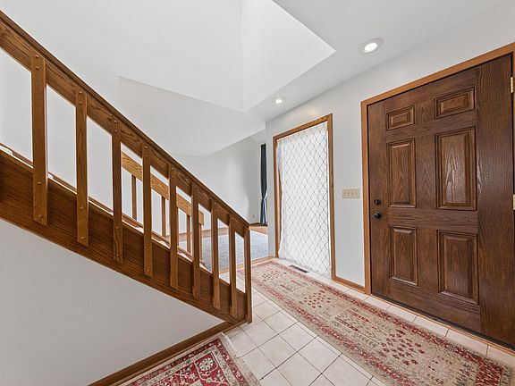 4th image of 2248 James St