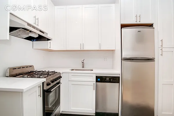 Rented by Compass | media 7