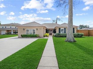 304 Glenmeade Ct, Gretna, LA 70056