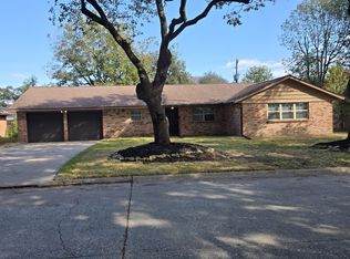 2401 Belvedere Dr, Baytown, TX 77520