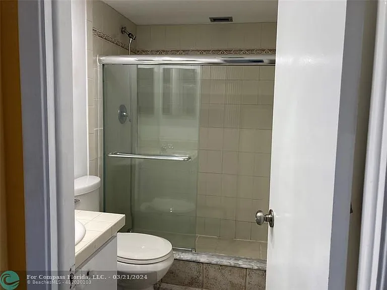 3300 N Palm Aire Dr #606 — Photo 16