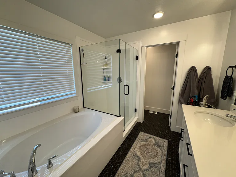 355 W 3085 S — Photo 48